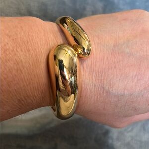 Elegant Gold Cuff Bracelet